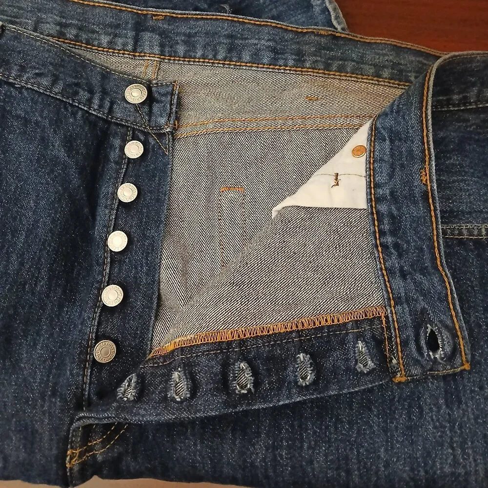 Levis 501 Jeans Mens 42X32 Original Button Fly Dark Wash Denim